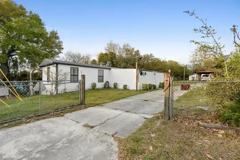 207 Robinhood Drive Deland FL 32724