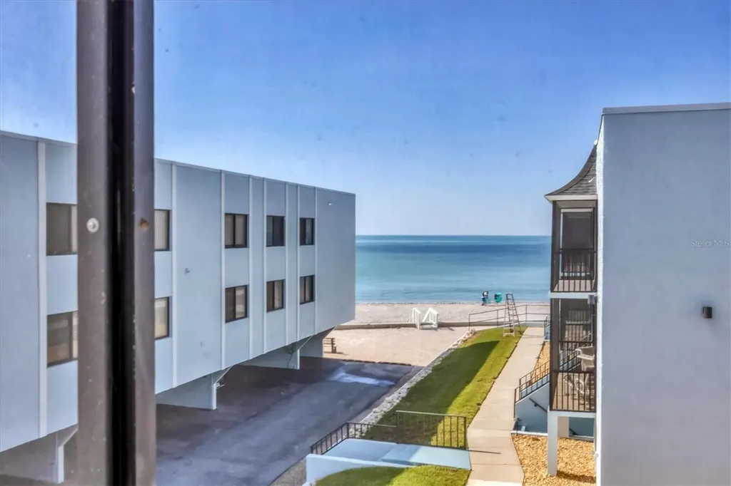 2810 N Beach Road Englewood FL 34223