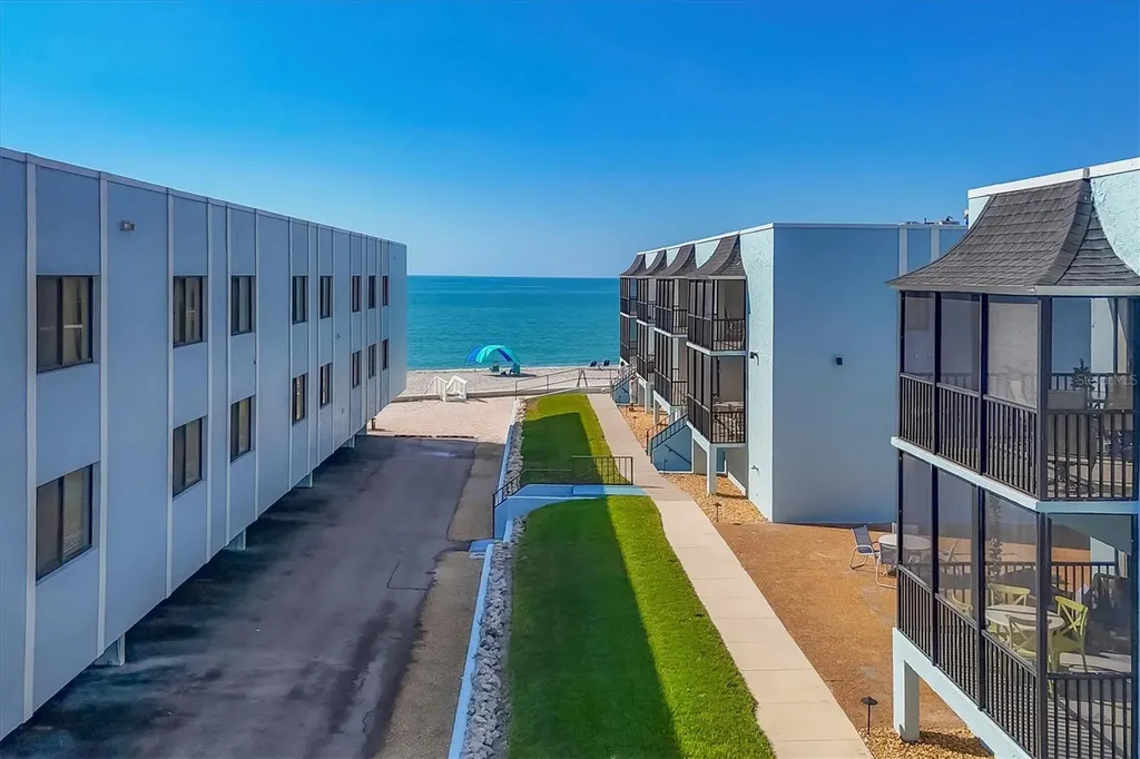 2810 N Beach Road Englewood FL 34223