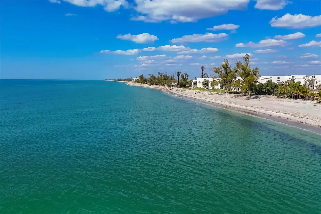 2810 N Beach Road Englewood FL 34223