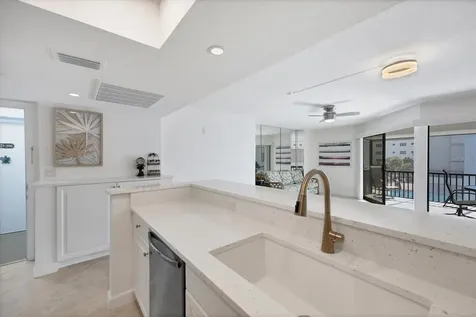2810 N Beach Road Englewood FL 34223