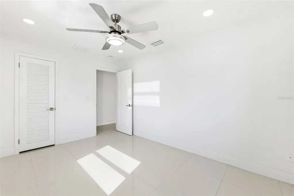 6488 30th Avenue N St Petersburg FL 33710