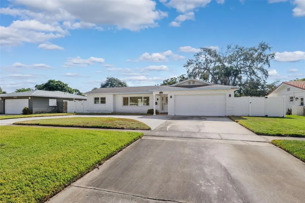 6488 30th Avenue N St Petersburg FL 33710