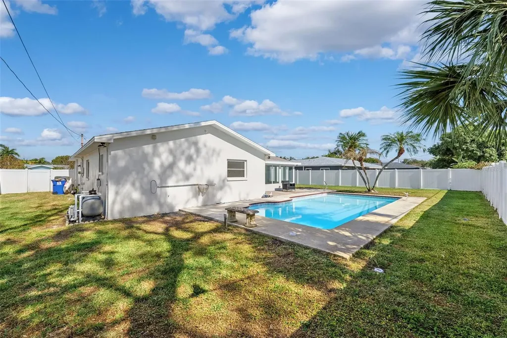 6488 30th Avenue N St Petersburg FL 33710