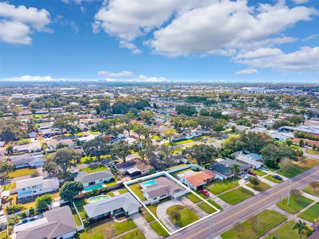 6488 30th Avenue N St Petersburg FL 33710