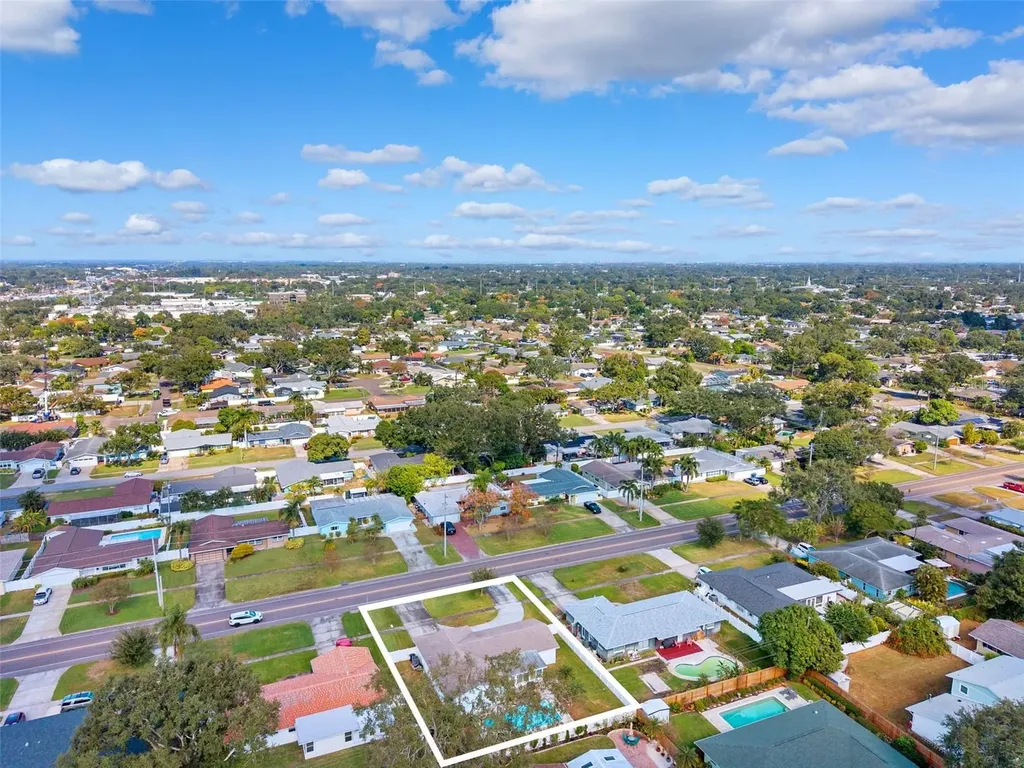 6488 30th Avenue N St Petersburg FL 33710