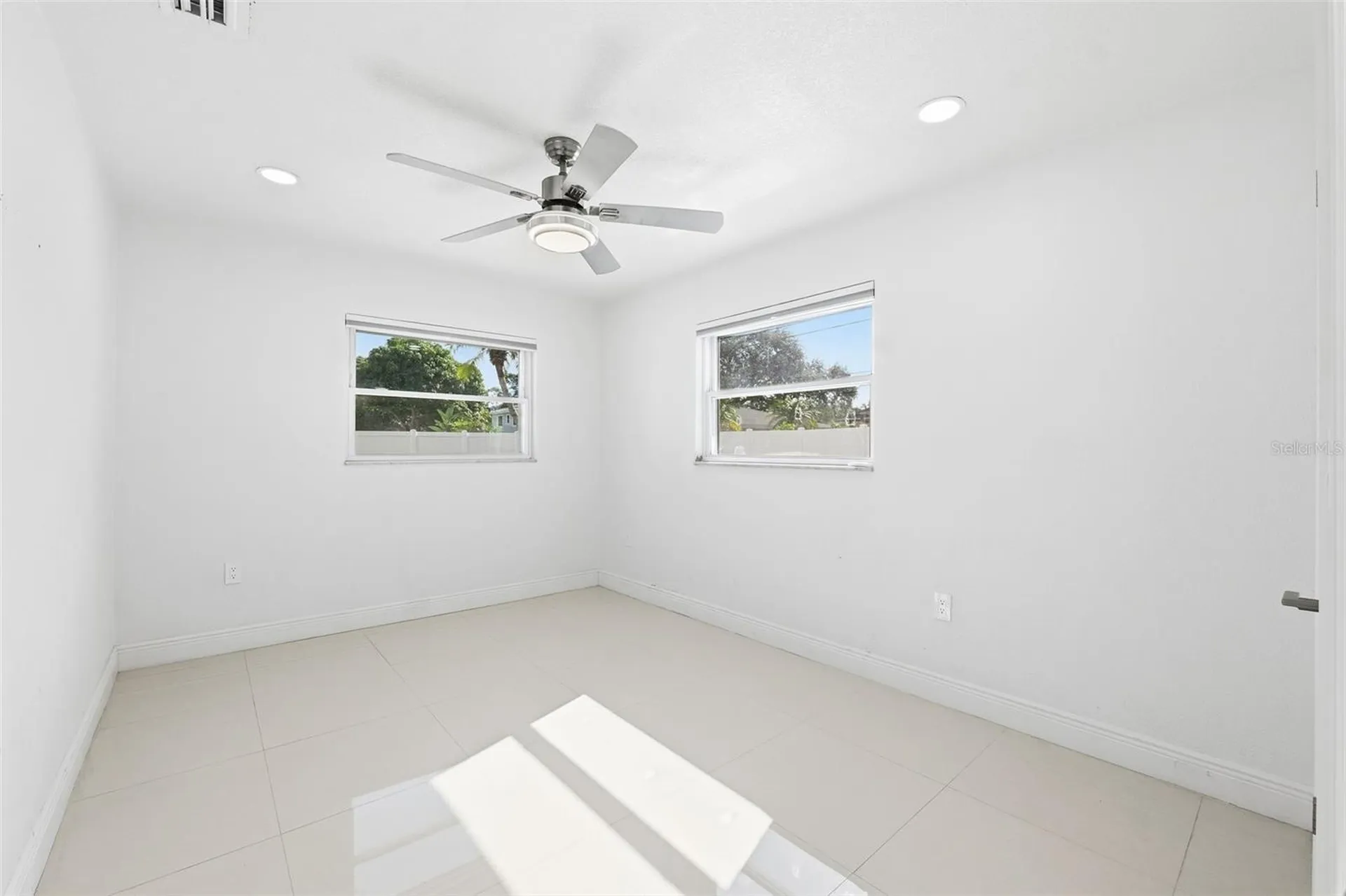 6488 30th Avenue N St Petersburg FL 33710