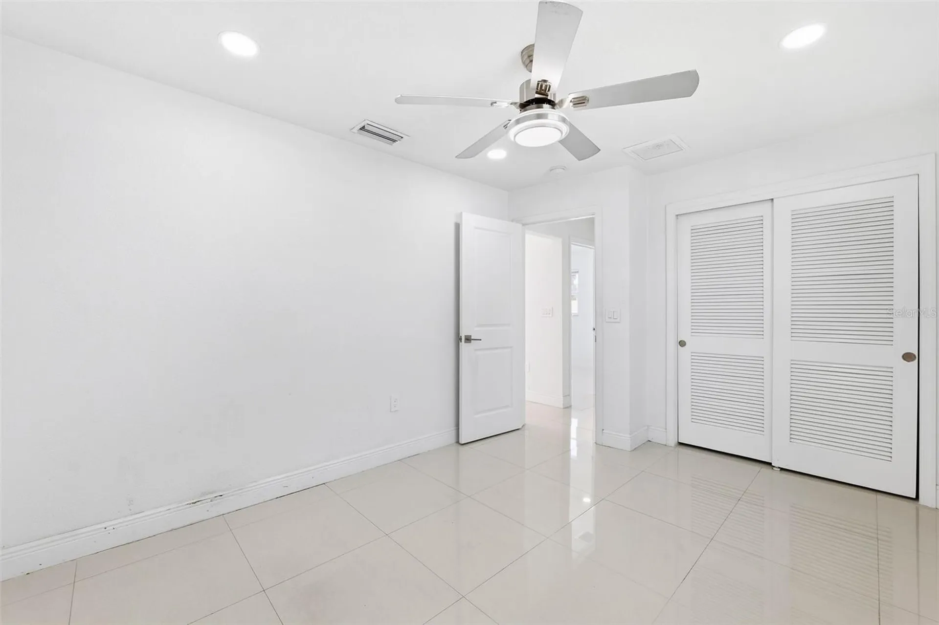 6488 30th Avenue N St Petersburg FL 33710