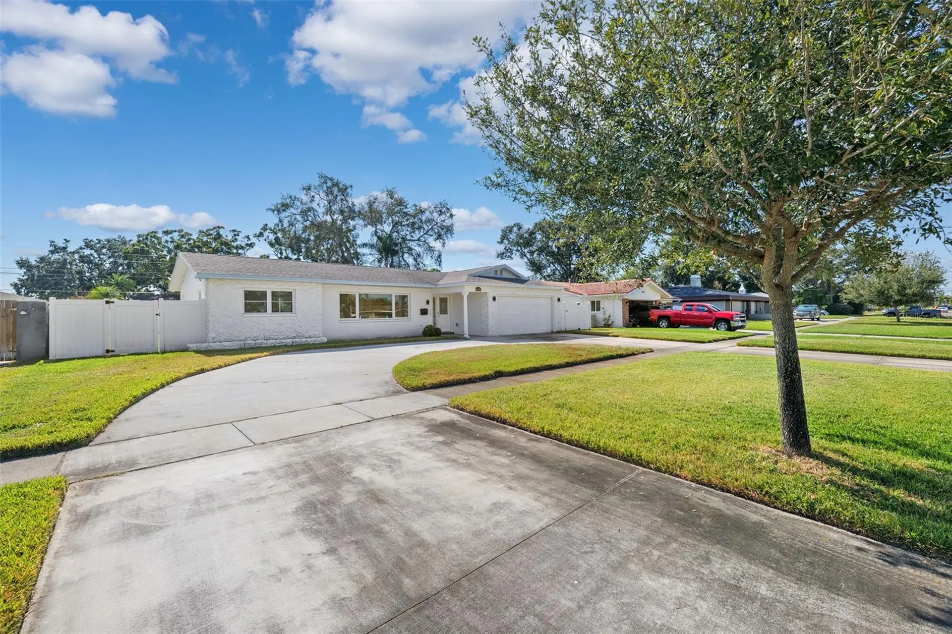 6488 30th Avenue N St Petersburg FL 33710
