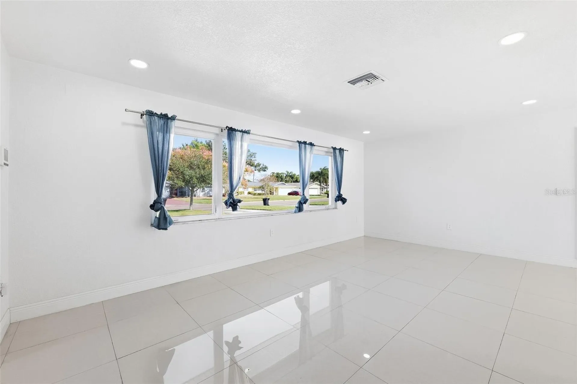 6488 30th Avenue N St Petersburg FL 33710