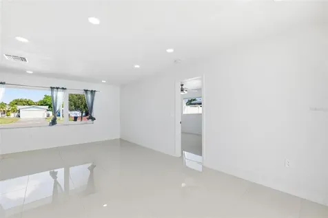 6488 30th Avenue N St Petersburg FL 33710