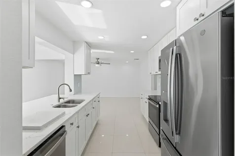 6488 30th Avenue N St Petersburg FL 33710