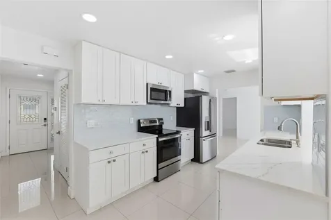 6488 30th Avenue N St Petersburg FL 33710