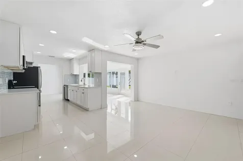 6488 30th Avenue N St Petersburg FL 33710