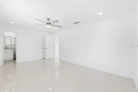 6488 30th Avenue N St Petersburg FL 33710