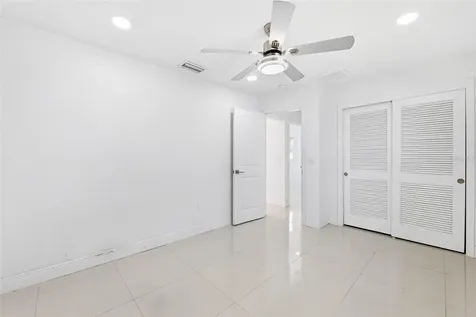 6488 30th Avenue N St Petersburg FL 33710