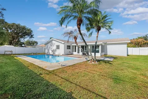 6488 30th Avenue N St Petersburg FL 33710