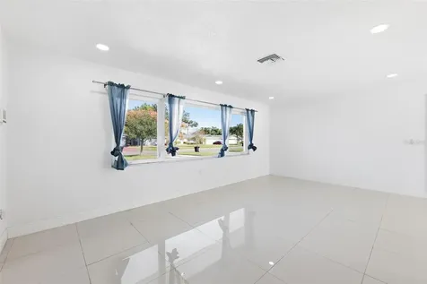 6488 30th Avenue N St Petersburg FL 33710