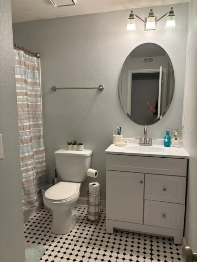 2019 Dixie Belle Drive Orlando FL 32812