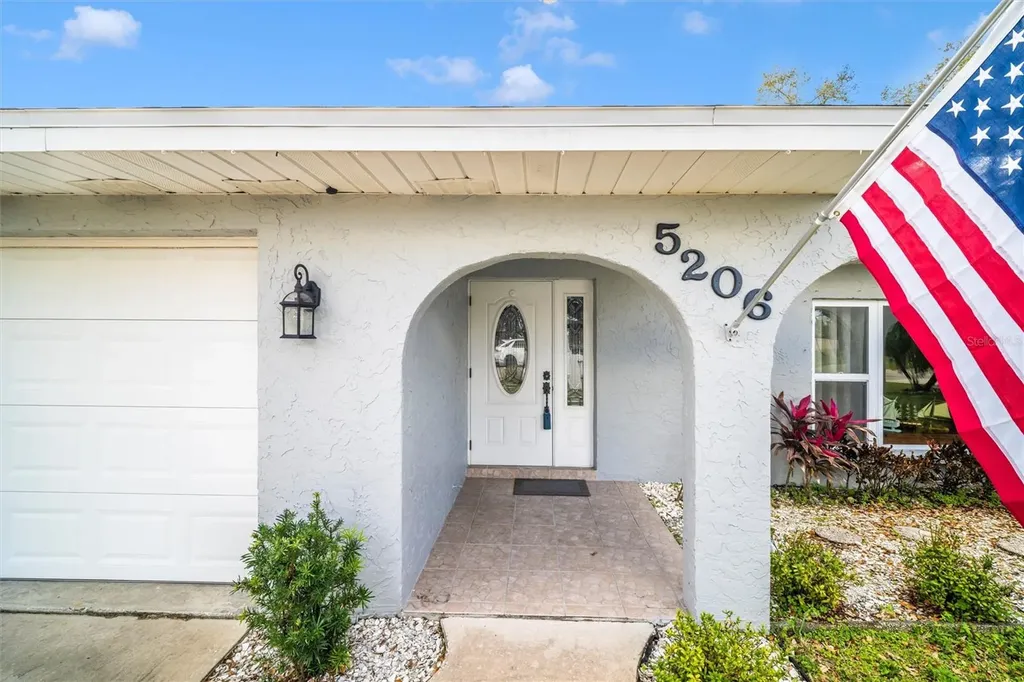 5206 18th Avenue E Bradenton FL 34208