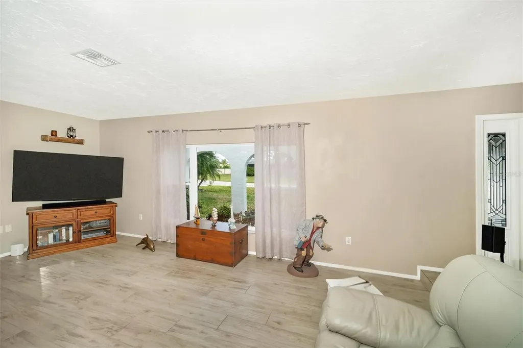 5206 18th Avenue E Bradenton FL 34208