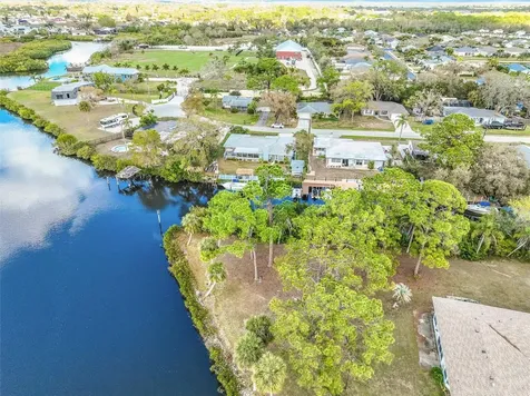 5206 18th Avenue E Bradenton FL 34208