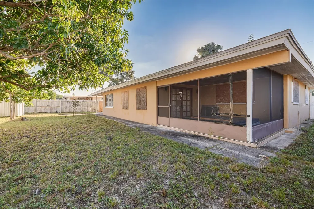 1715 S Jefferson Avenue Largo FL 33770