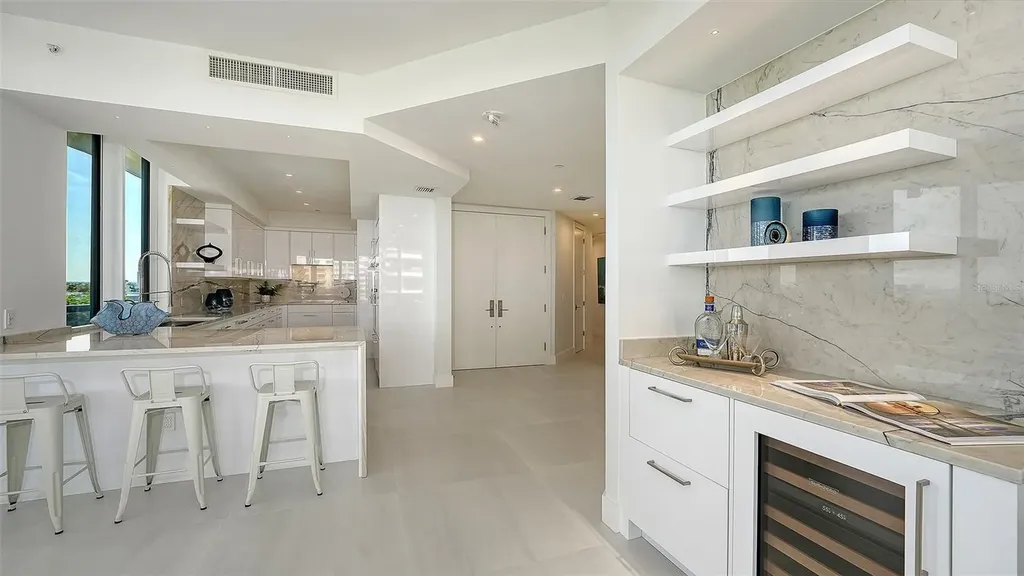 415 L Ambiance Drive Longboat Key FL 34228
