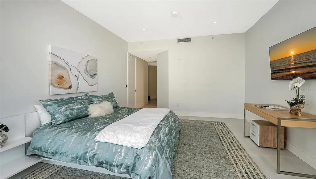 415 L Ambiance Drive Longboat Key FL 34228