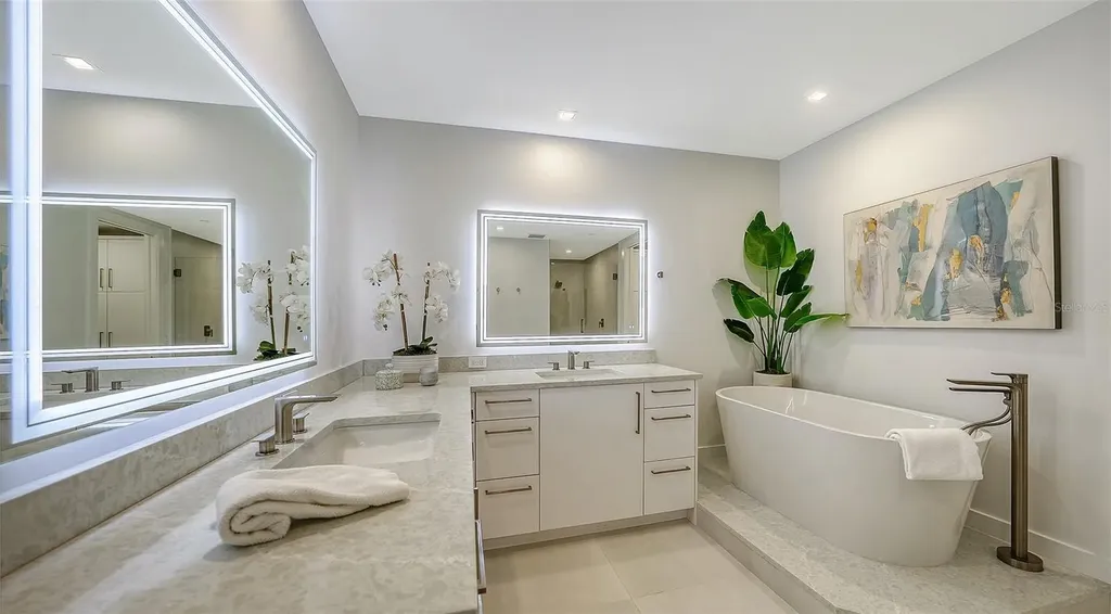 415 L Ambiance Drive Longboat Key FL 34228