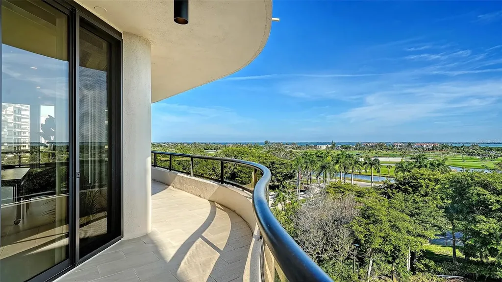415 L Ambiance Drive Longboat Key FL 34228