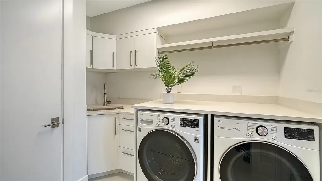 415 L Ambiance Drive Longboat Key FL 34228