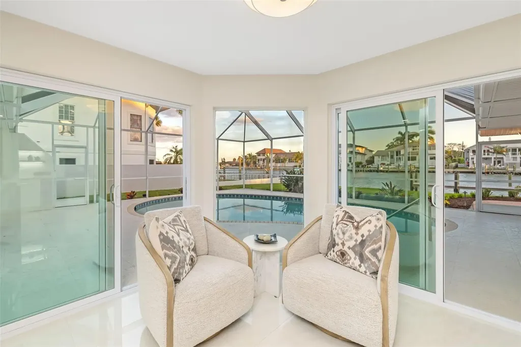 480 Cleveland Drive Sarasota FL 34236