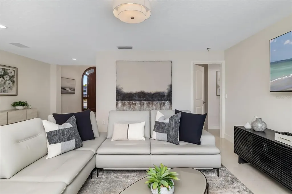 480 Cleveland Drive Sarasota FL 34236