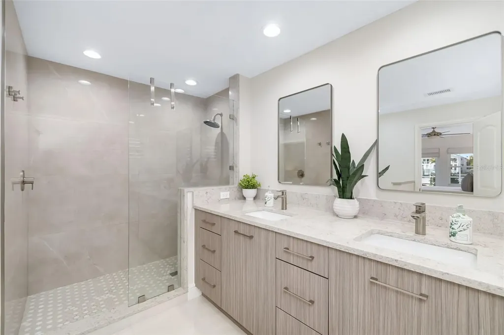 480 Cleveland Drive Sarasota FL 34236