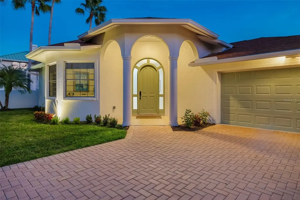 480 Cleveland Drive Sarasota FL 34236