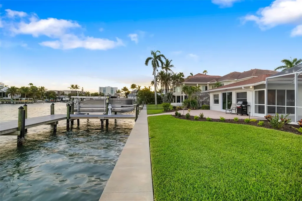 480 Cleveland Drive Sarasota FL 34236