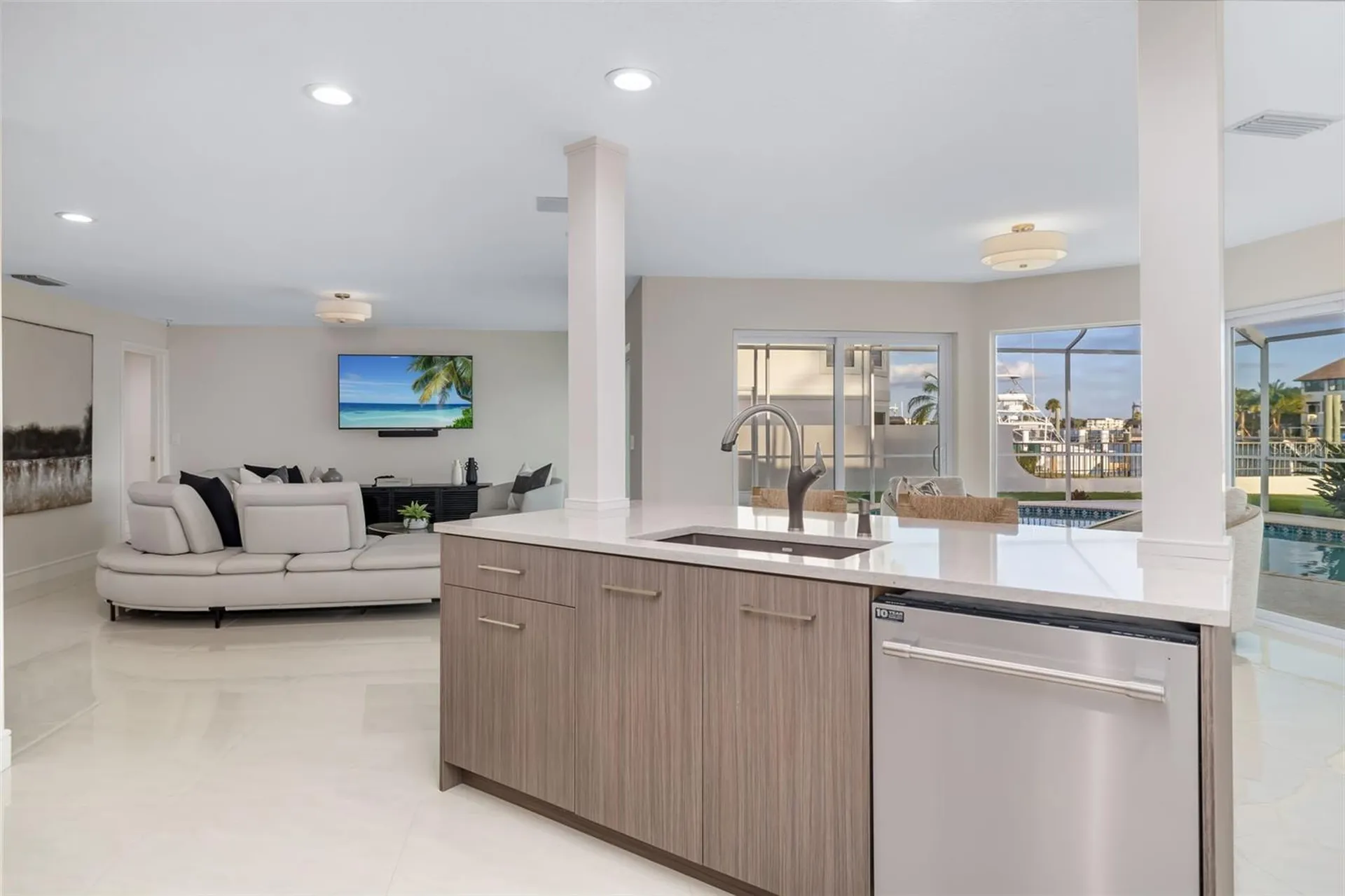 480 Cleveland Drive Sarasota FL 34236