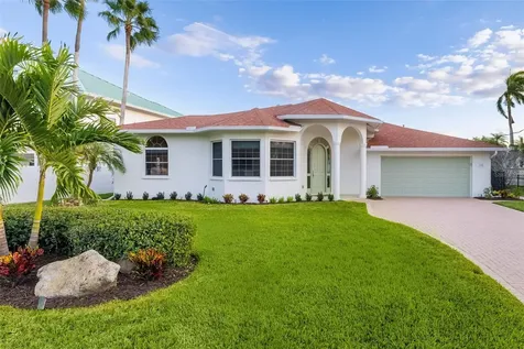 480 Cleveland Drive Sarasota FL 34236