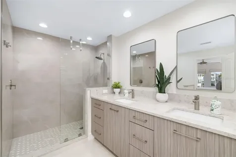 480 Cleveland Drive Sarasota FL 34236