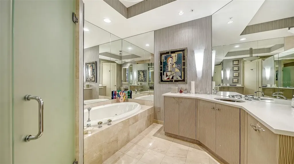 435 L Ambiance Drive Longboat Key FL 34228