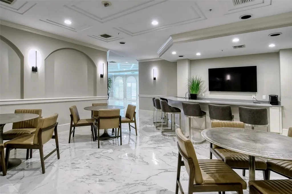 435 L Ambiance Drive Longboat Key FL 34228