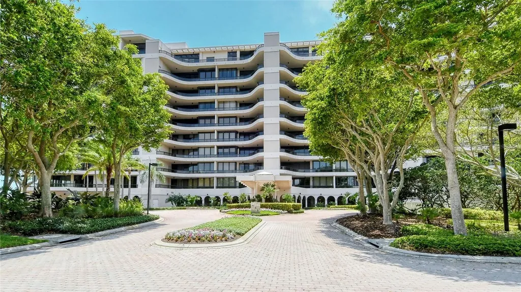 435 L Ambiance Drive Longboat Key FL 34228