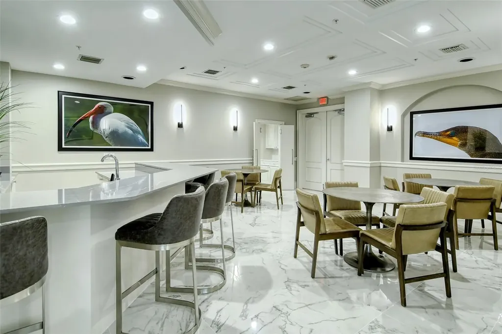 435 L Ambiance Drive Longboat Key FL 34228