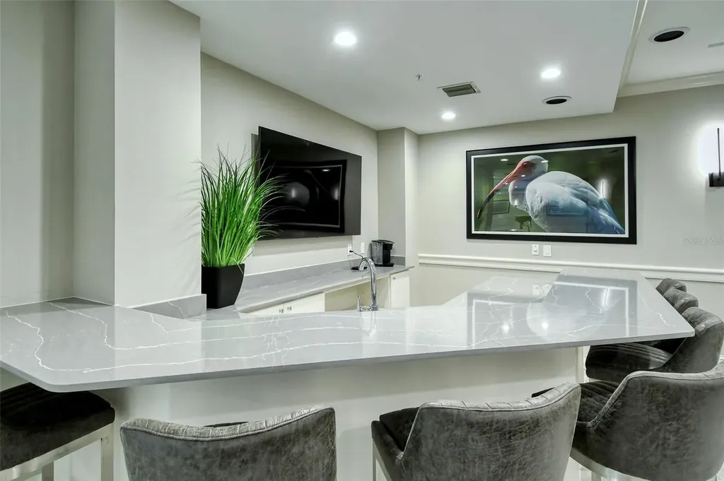435 L Ambiance Drive Longboat Key FL 34228