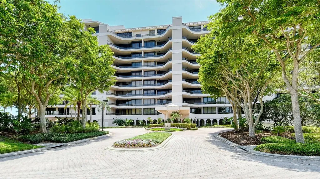 435 L Ambiance Drive Longboat Key FL 34228