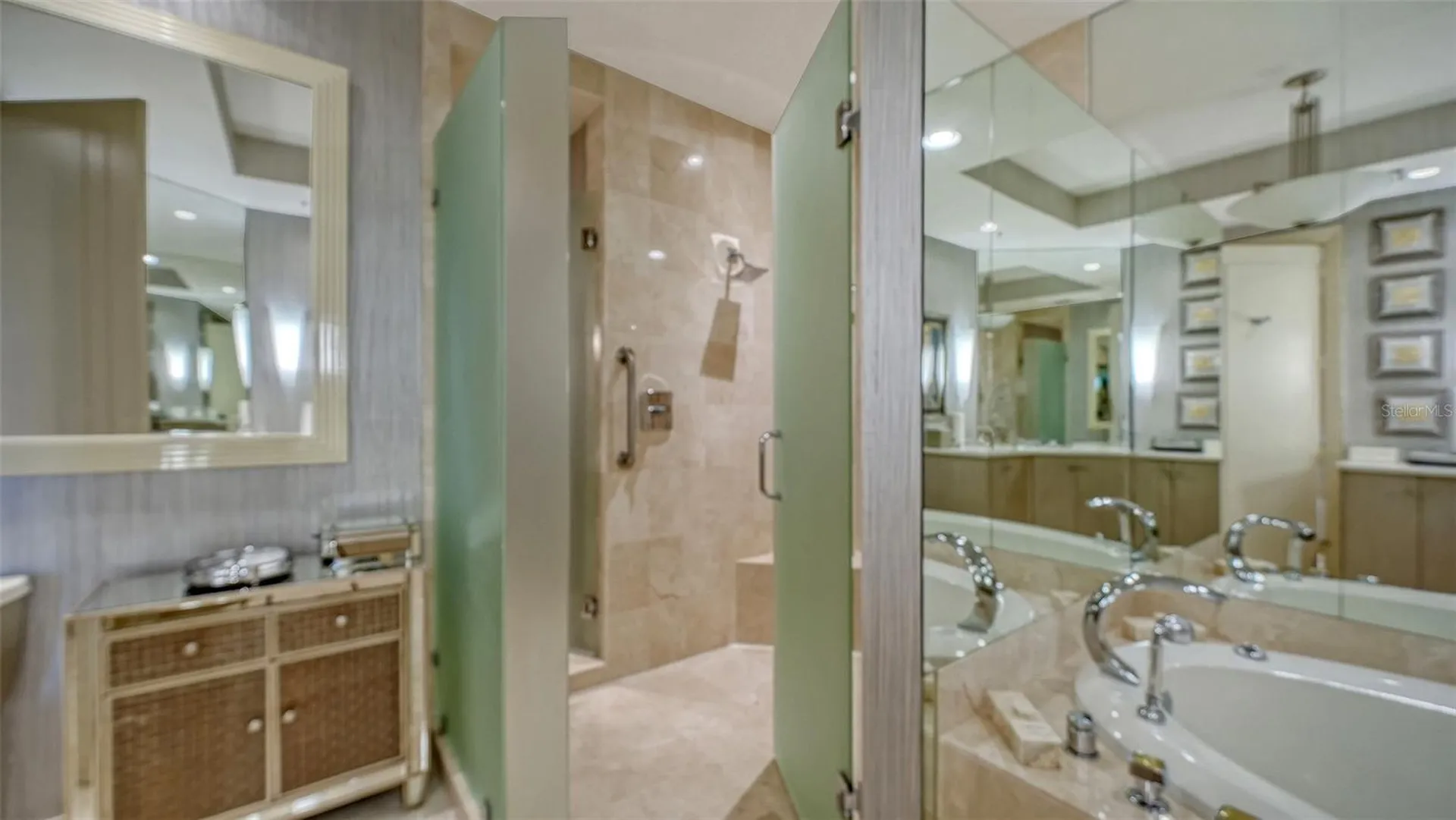 435 L Ambiance Drive Longboat Key FL 34228