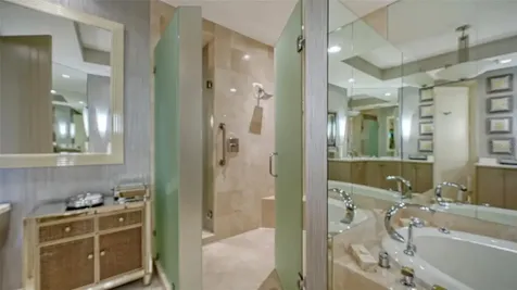 435 L Ambiance Drive Longboat Key FL 34228