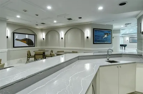 435 L Ambiance Drive Longboat Key FL 34228