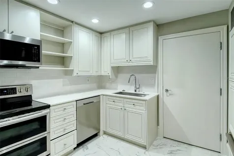 435 L Ambiance Drive Longboat Key FL 34228